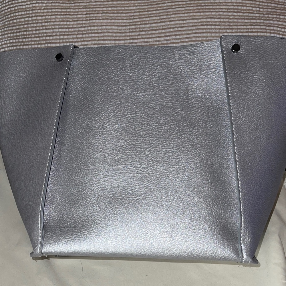 Neiman Marcus Structured Elegant Silver Tote Bag Neiman Marcus - Picture 6 of 9